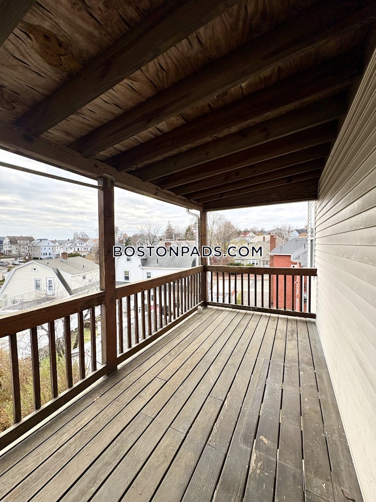 Edgecliff Rd., Watertown