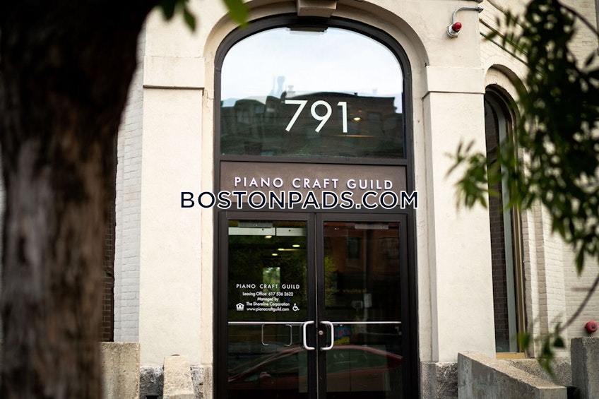 Boston - $3,600+ /month