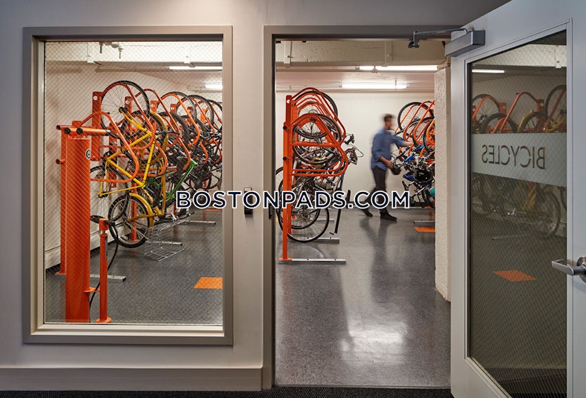 Boston - $2,900+ /month