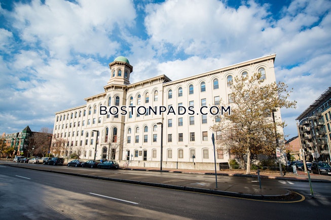 Boston - $5,500+ /mo