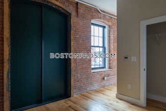 Pleasant St. Fall River