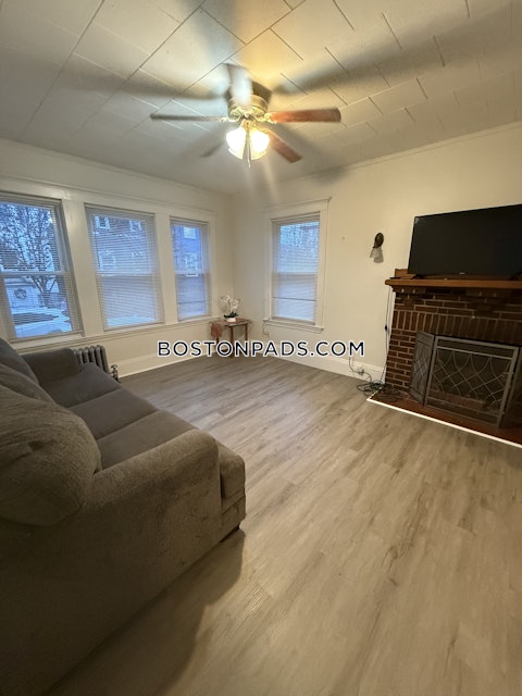 Pinckney St. Somerville photo 22