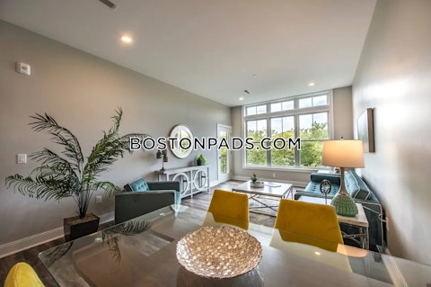 Broadway Lynnfield photo 18