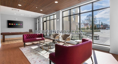 Rantoul St. Beverly photo 14