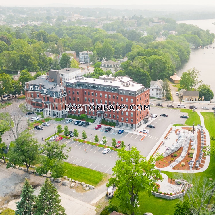 Lakeview Ave., Dracut