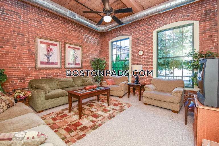 Lakeview Ave. Dracut