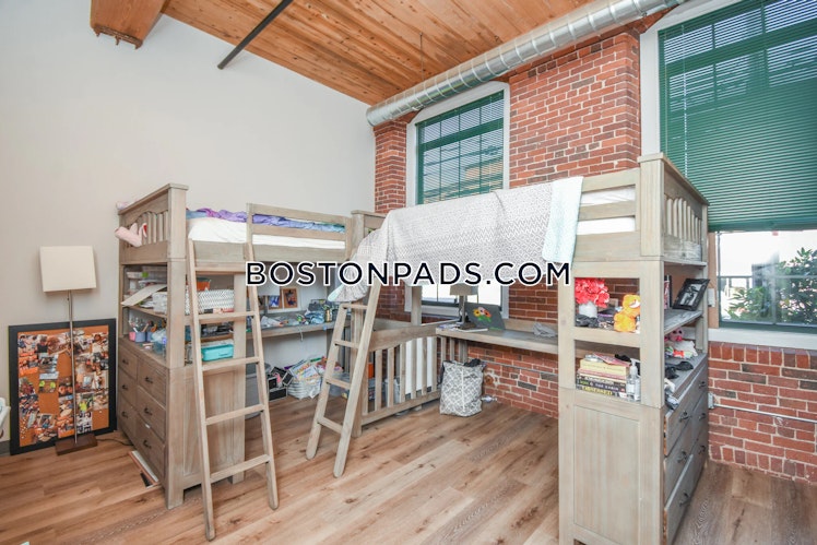 Lakeview Ave., Dracut