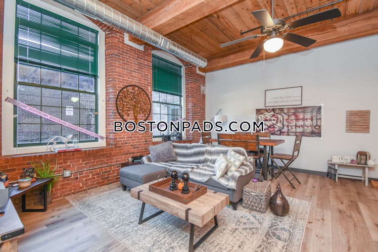 Lakeview Ave., Dracut