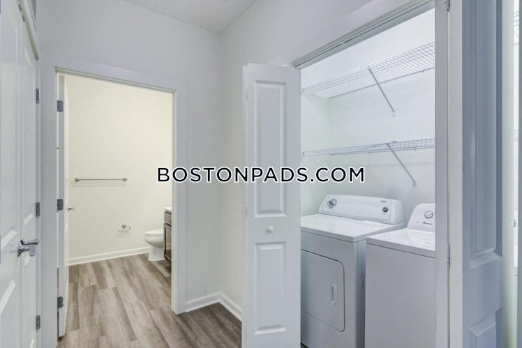 Washington St., Melrose