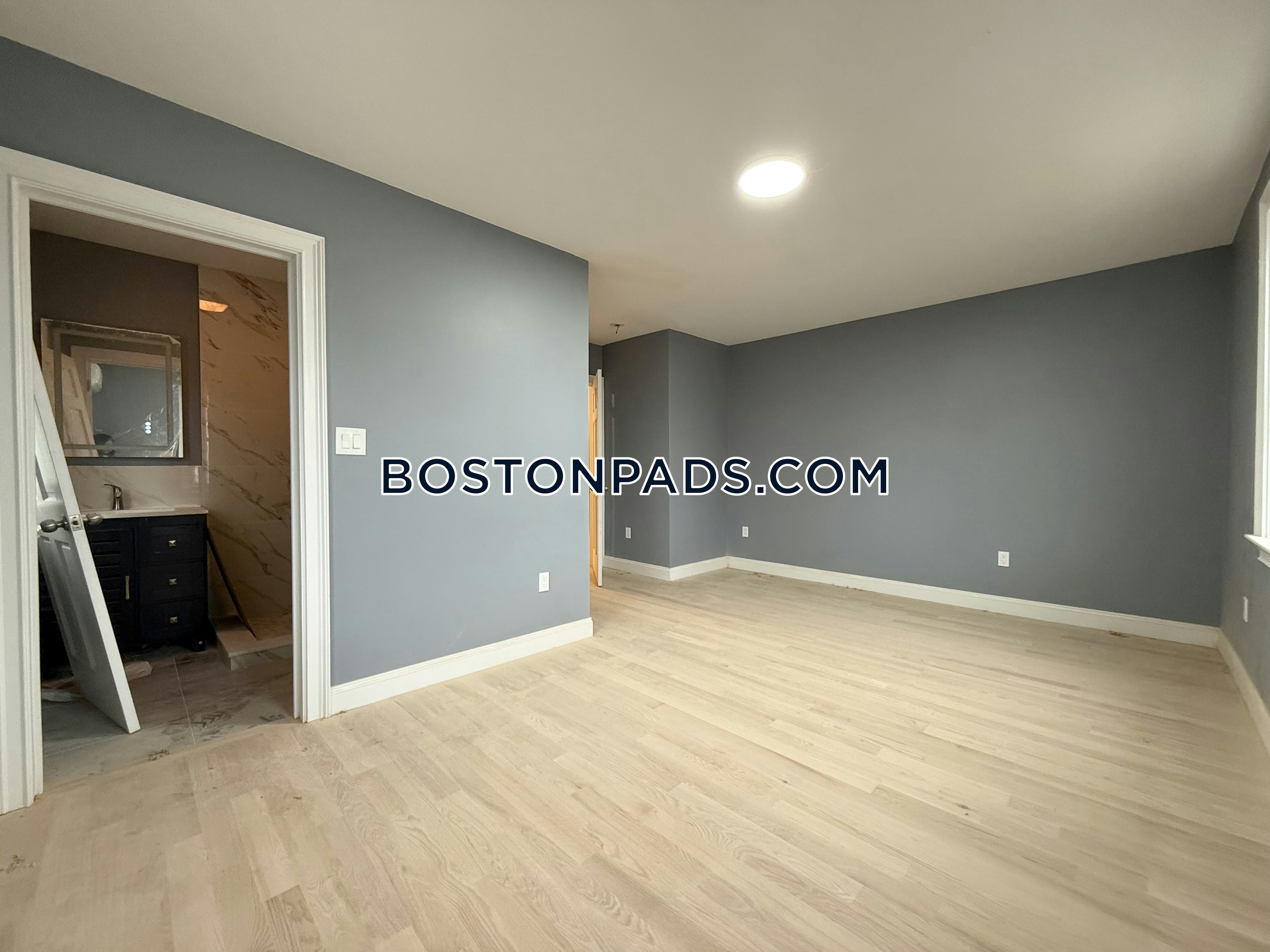 Boston - 4 Beds, 4.5 Baths
