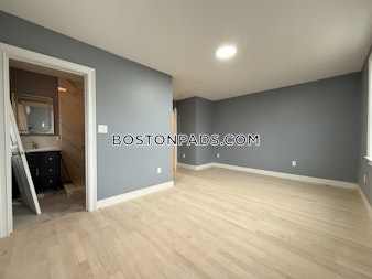 Brentwood St. Boston