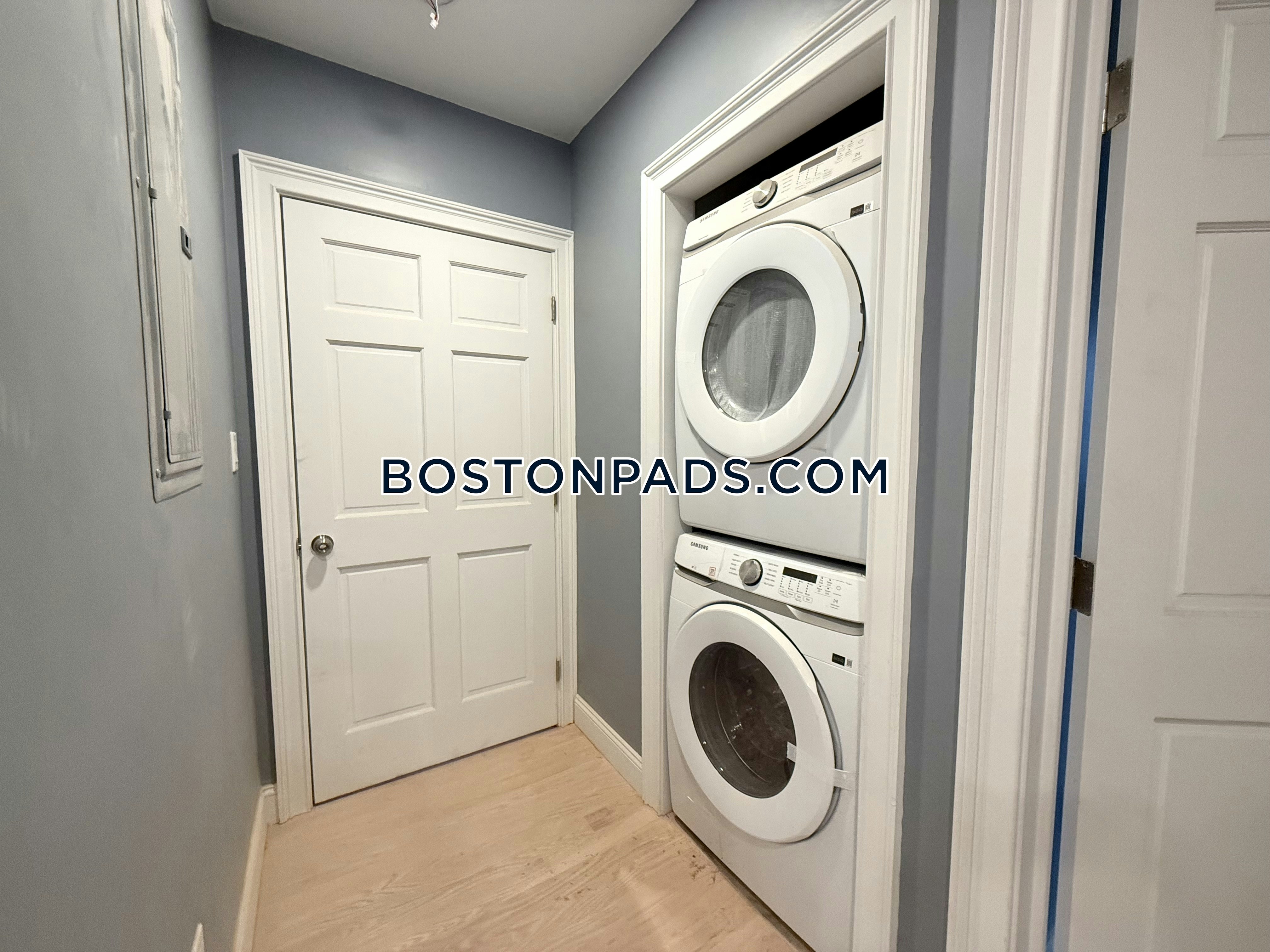 Boston - 4 Beds, 4.5 Baths