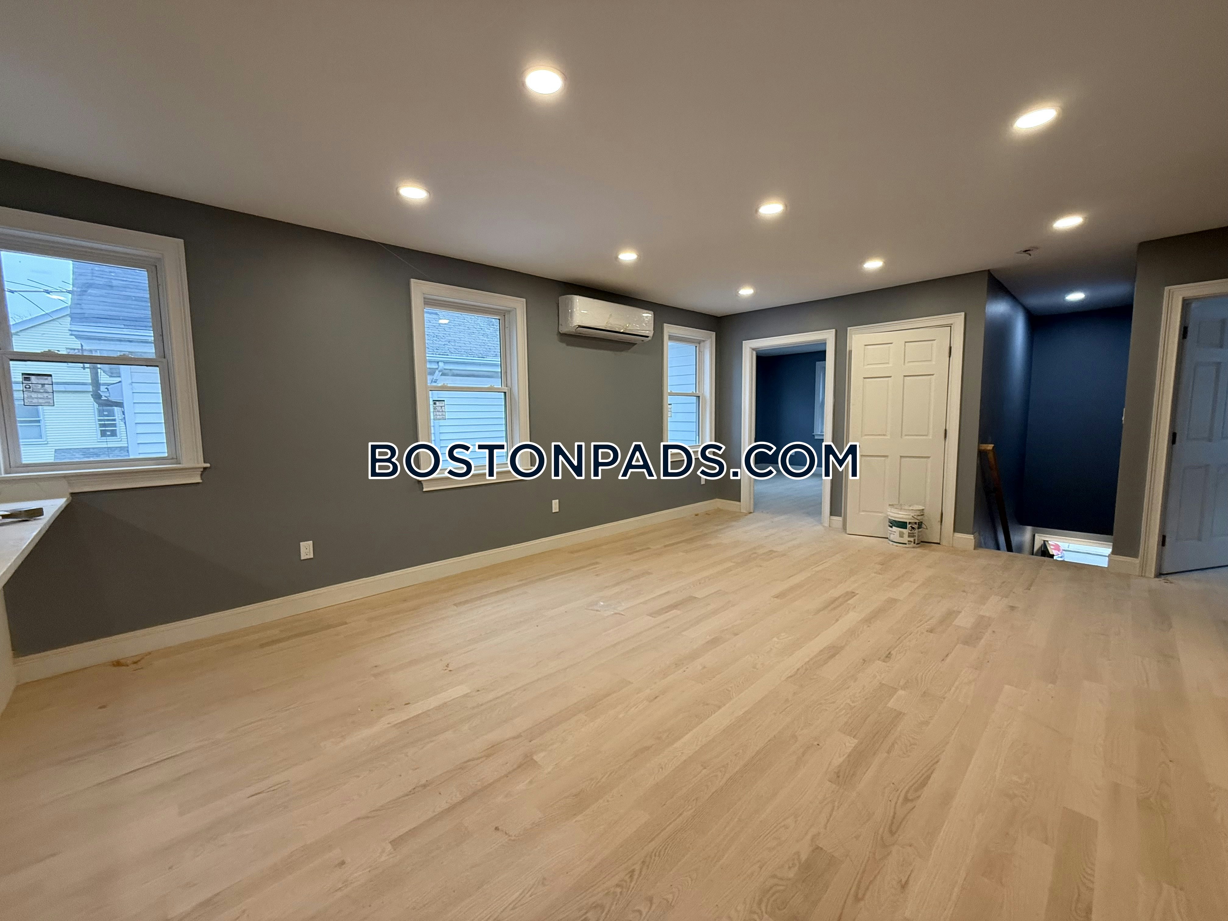 Boston - 4 Beds, 4.5 Baths