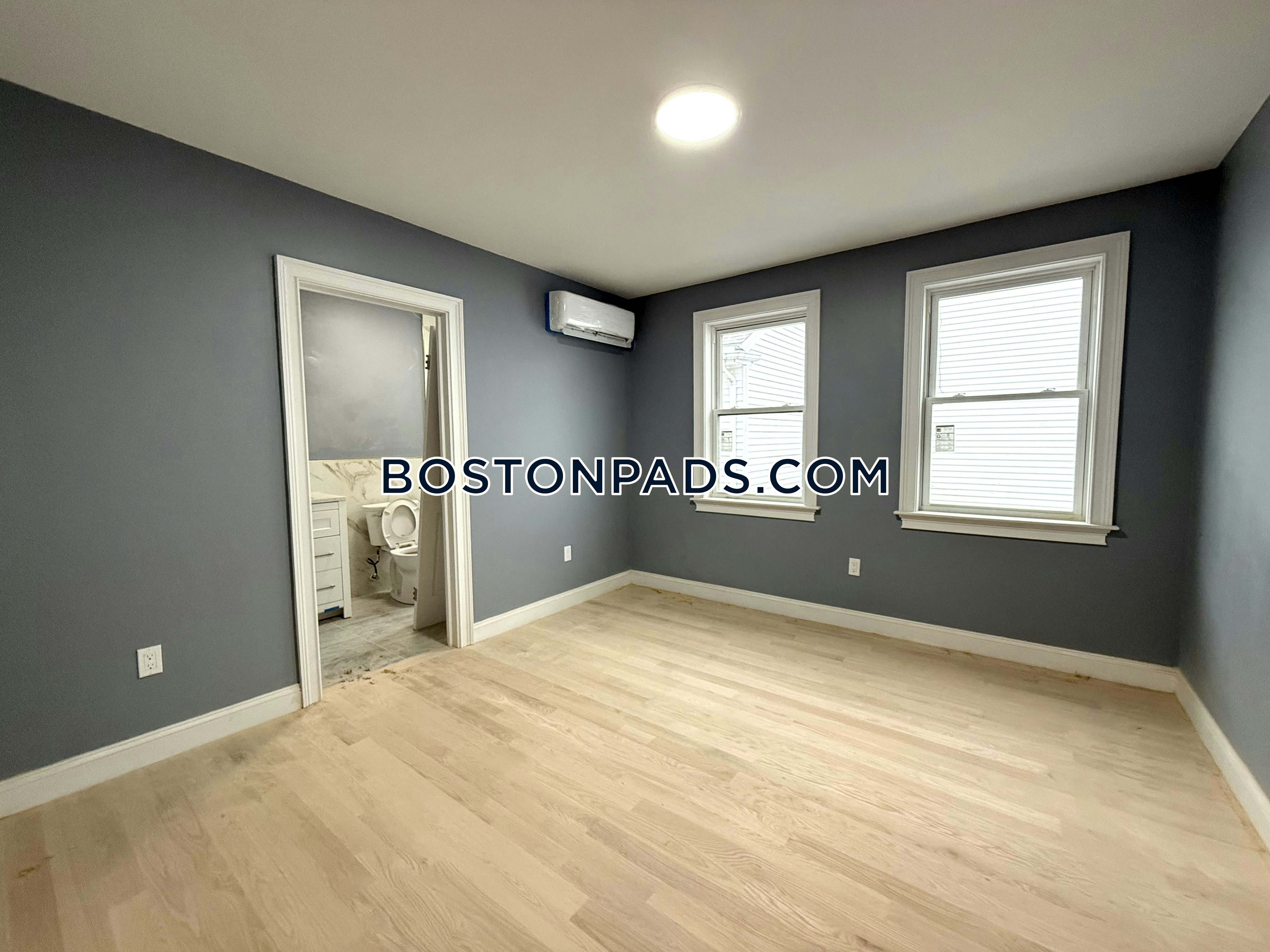 Boston - 4 Beds, 4.5 Baths