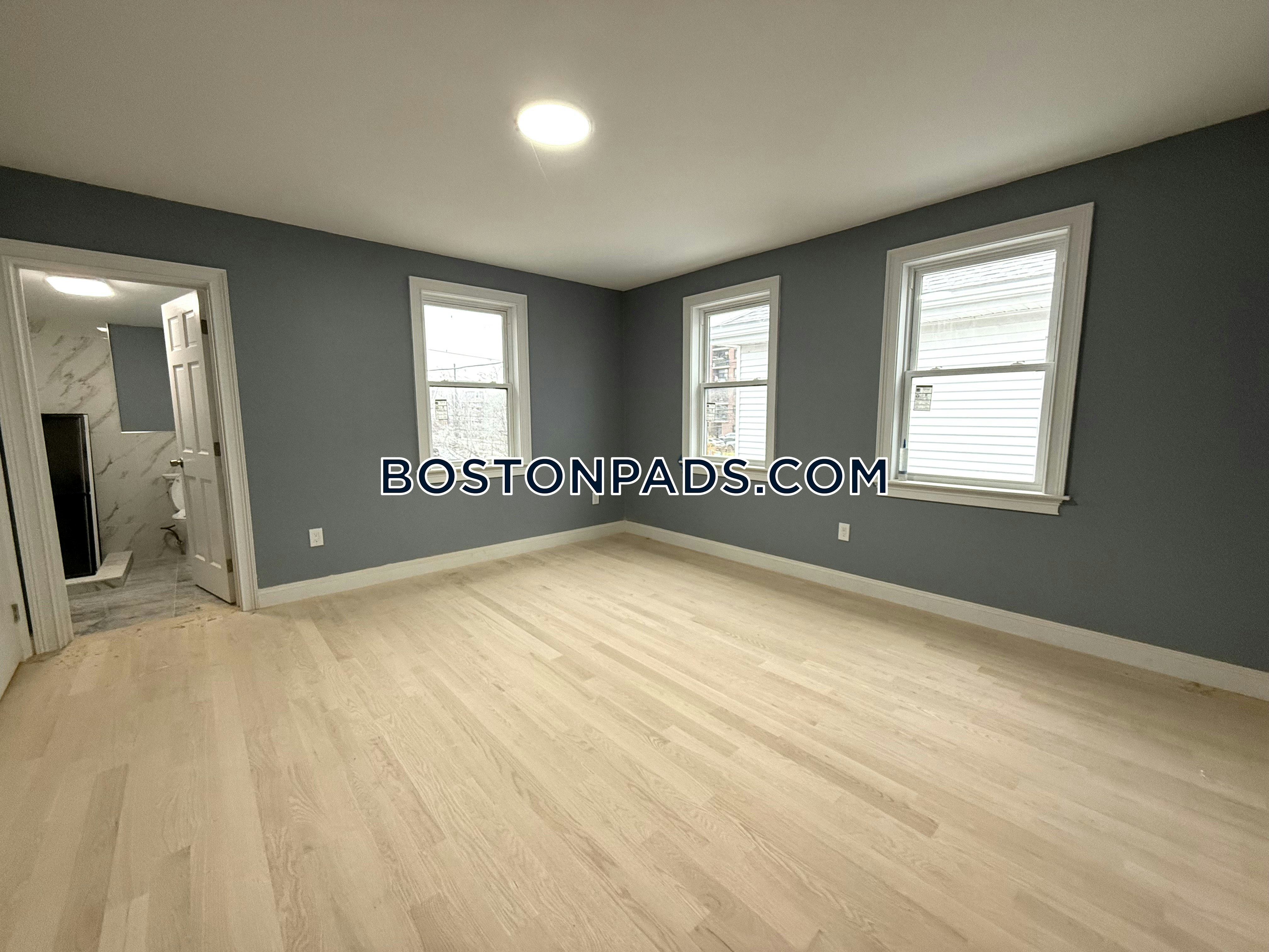 Boston - 4 Beds, 4.5 Baths