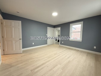 Brentwood St. Boston