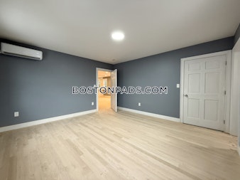 Brentwood St. Boston