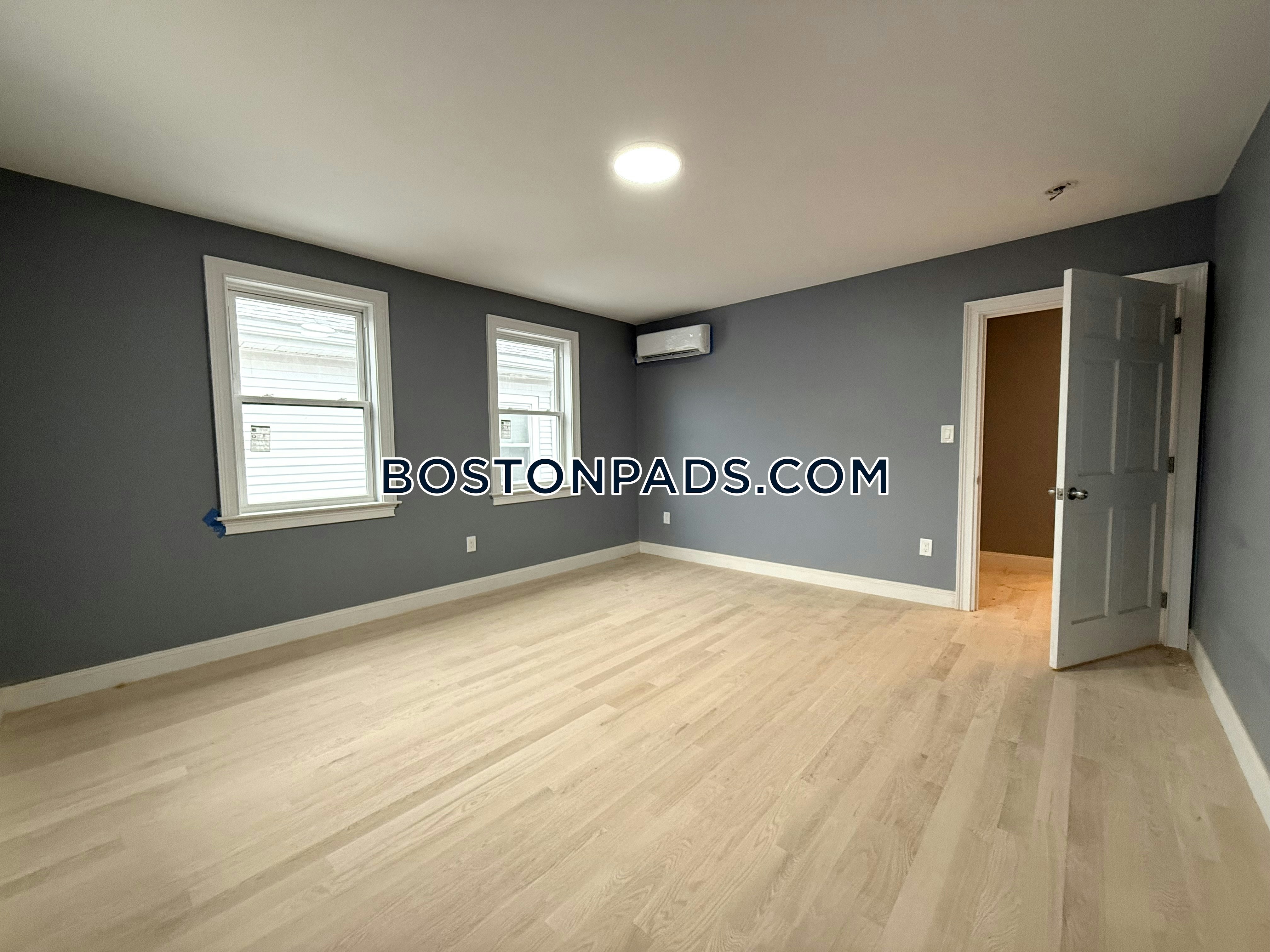 Boston - 4 Beds, 4.5 Baths