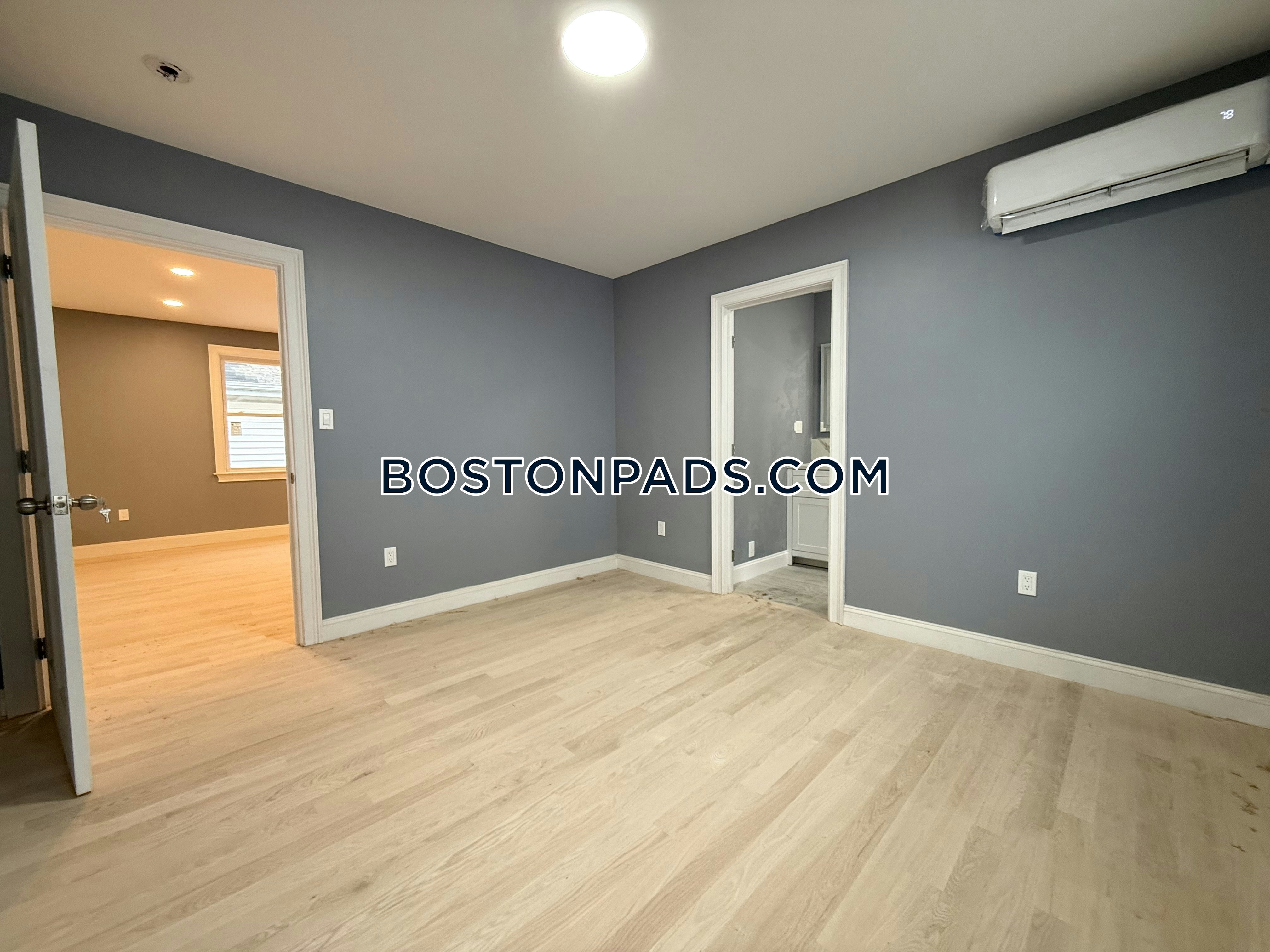 Boston - 4 Beds, 4.5 Baths