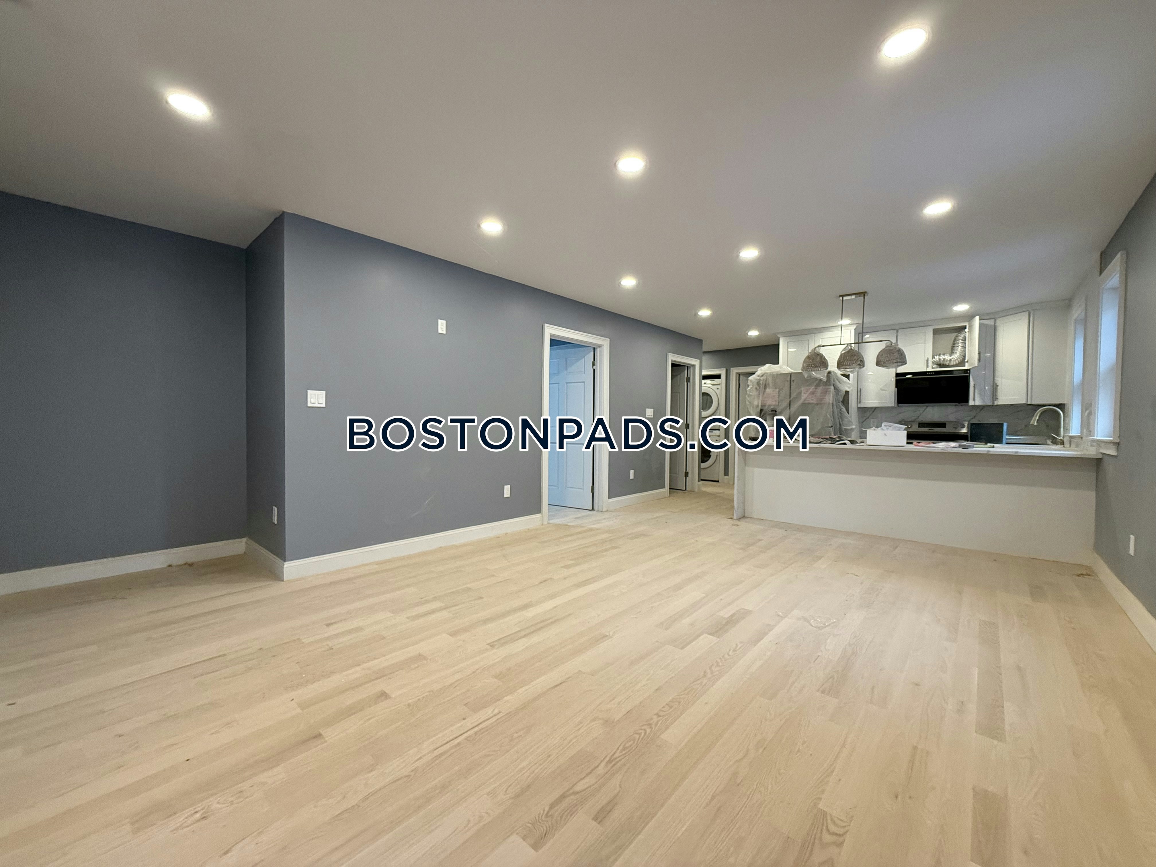 Boston - 4 Beds, 4.5 Baths