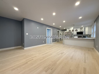 Brentwood St. Boston