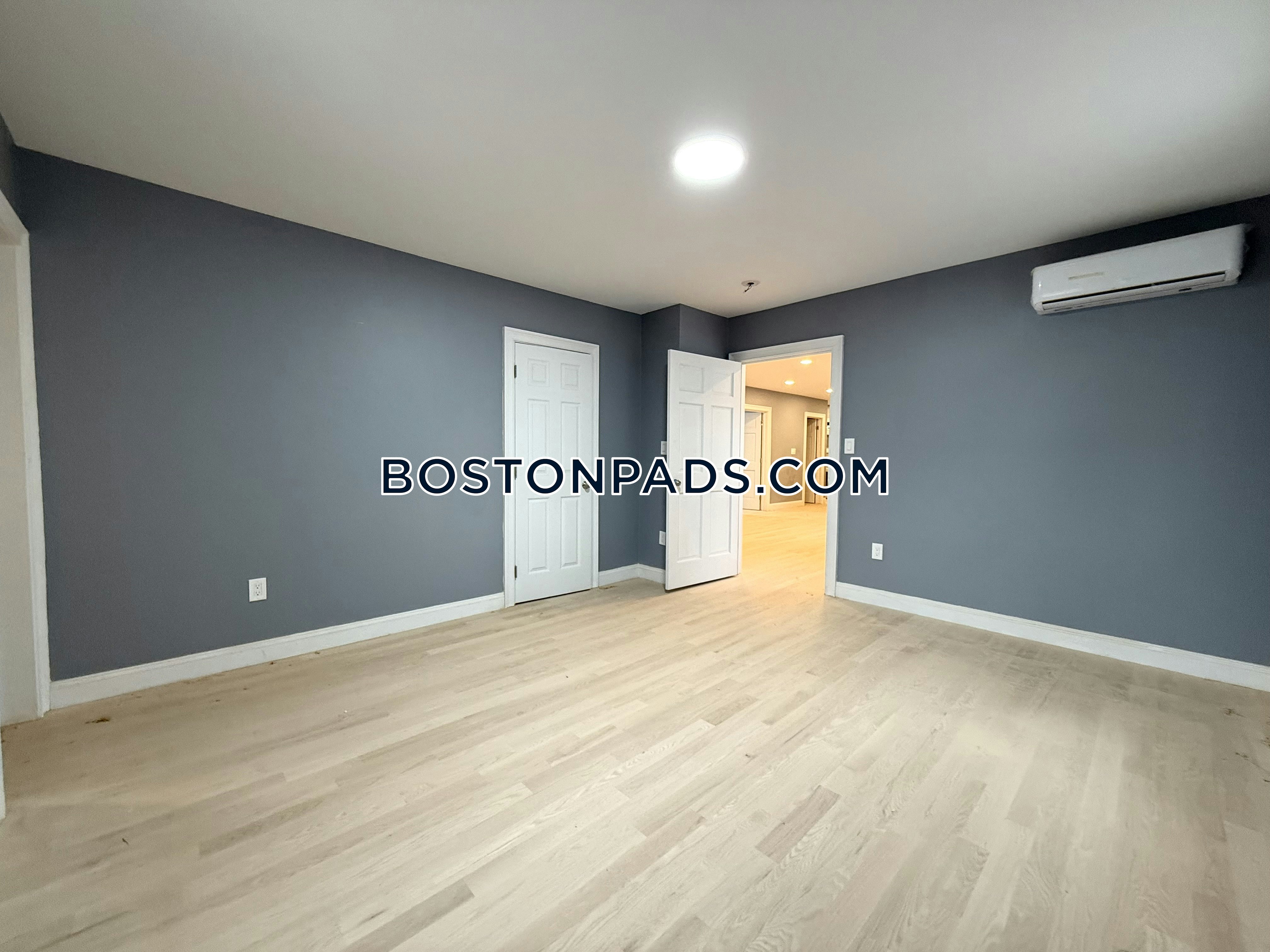 Boston - 4 Beds, 4.5 Baths
