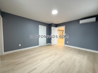 Brentwood St. Boston