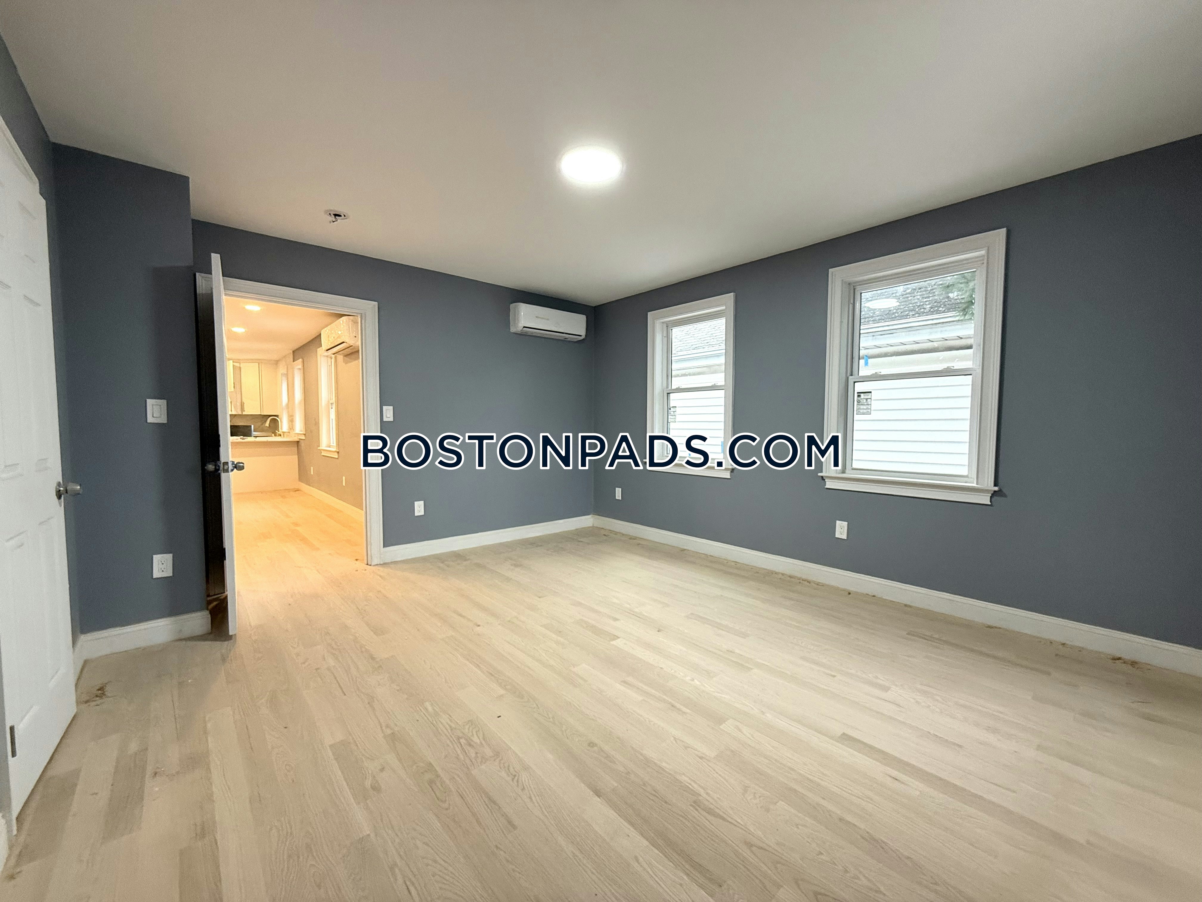 Boston - 4 Beds, 4.5 Baths