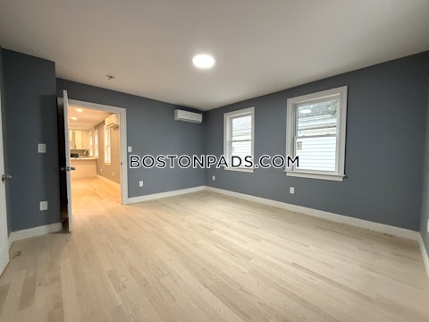 Brentwood St. Boston photo 19