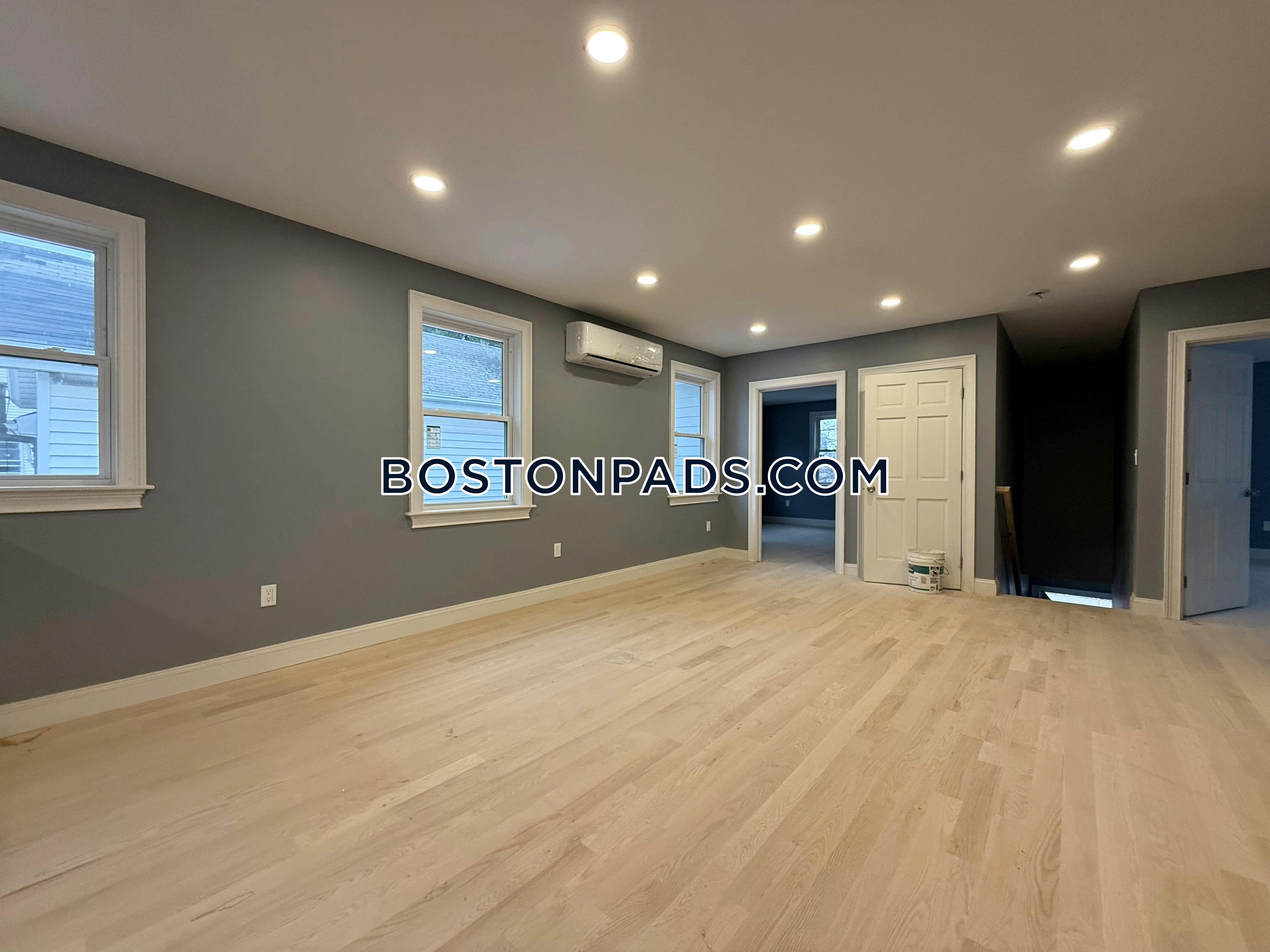 Boston - 4 Beds, 4.5 Baths