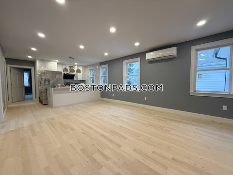 Brentwood St. Boston photo 23