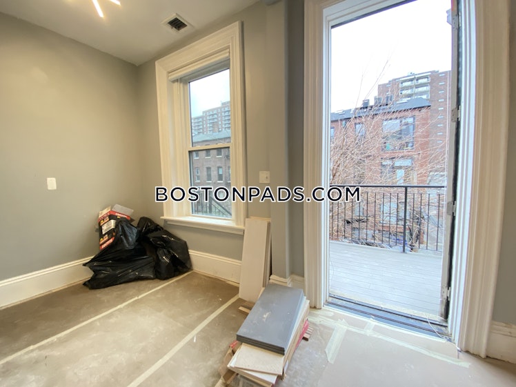 Wigglesworth St., Roxbury Crossing