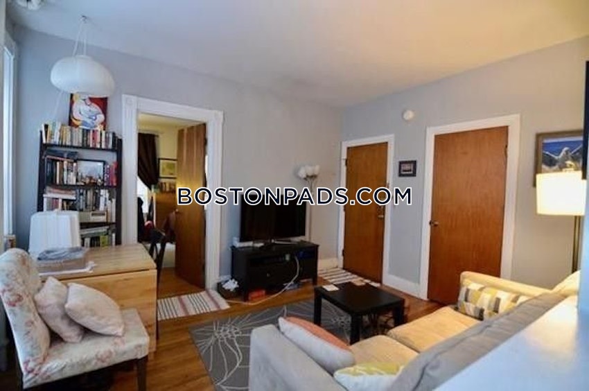 BOSTON - BAY VILLAGE - 1 Bed, 1 Bath - Image 3