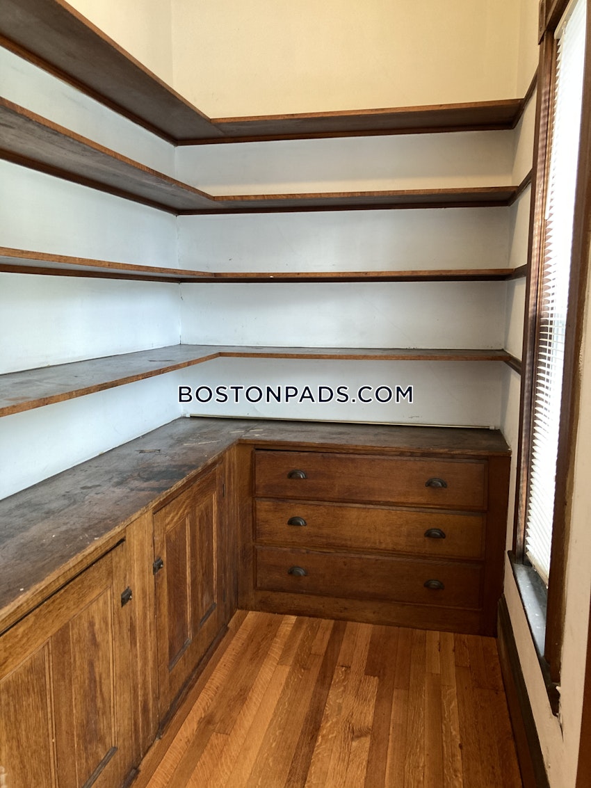 BOSTON - ROXBURY - 3 Beds, 1 Bath - Image 48