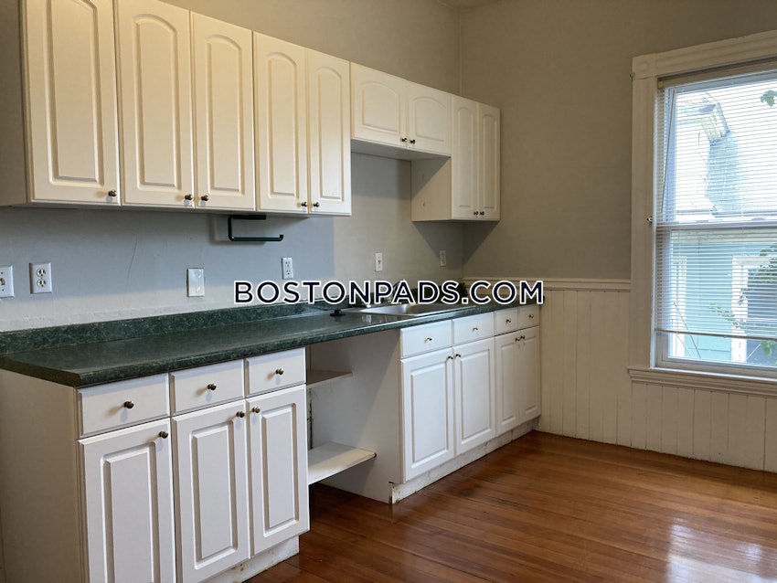 BOSTON - ROXBURY - 3 Beds, 1 Bath - Image 2