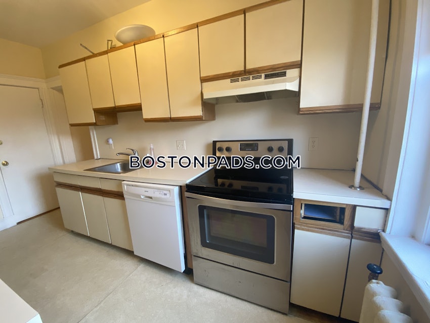 BOSTON - BRIGHTON - CLEVELAND CIRCLE - 3 Beds, 1 Bath - Image 31