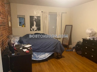 Hammond St. Roxbury Crossing