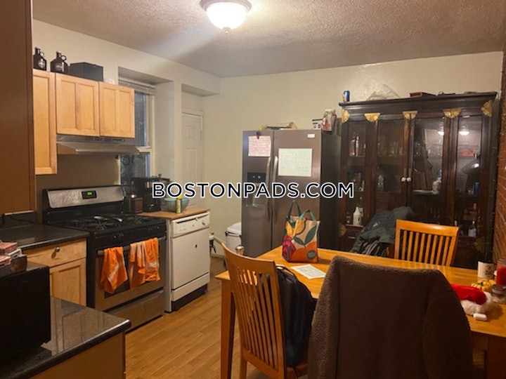 south-end-4-beds-25-baths-boston-7000-8013938 