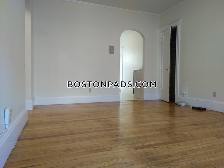 Pleasant St., Malden