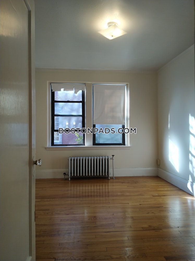 Pleasant St., Malden