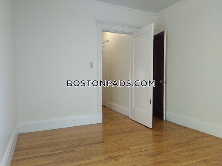 Pleasant St., Malden