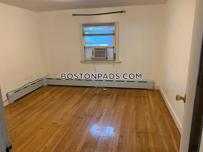 Boston - $4,500+ /month