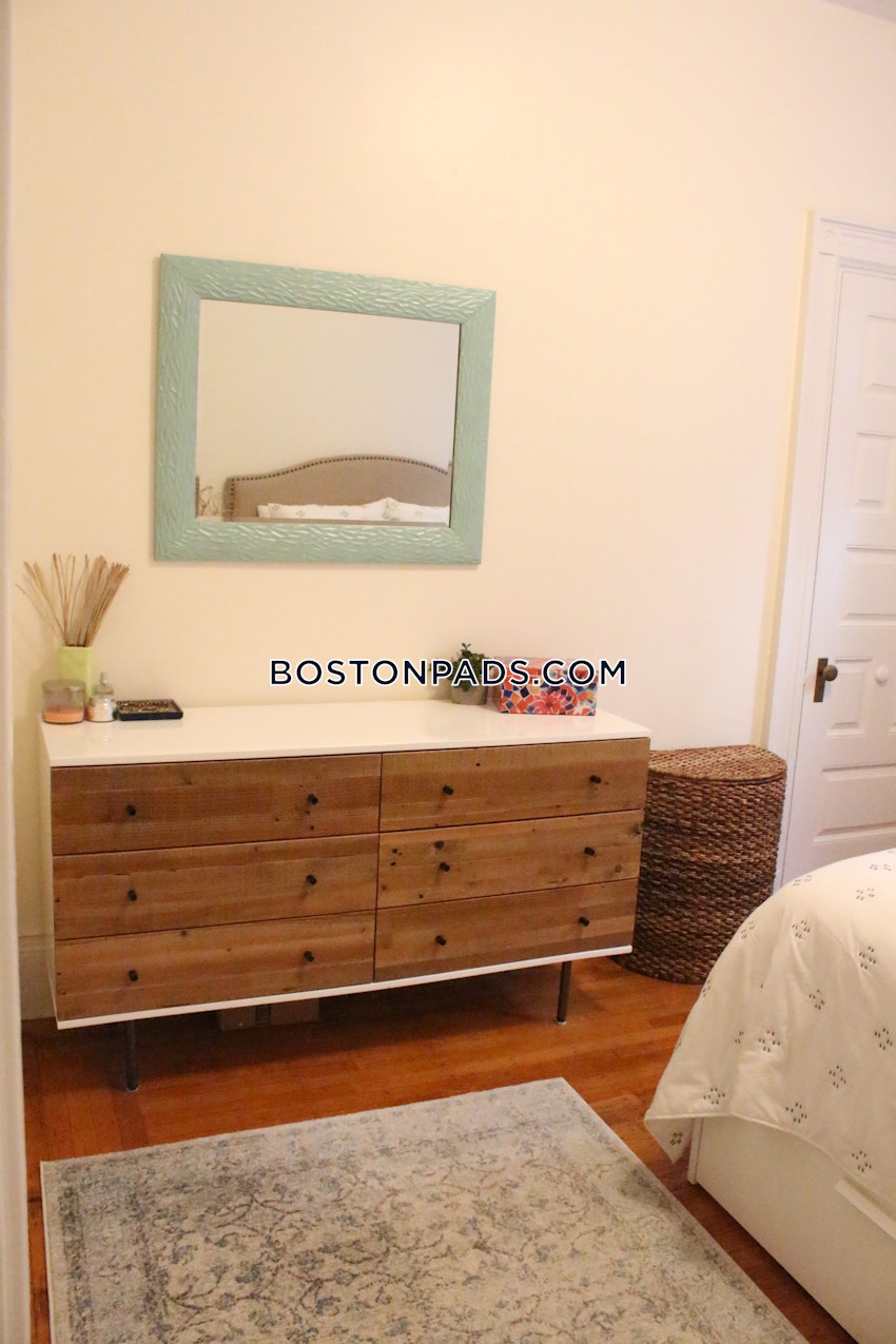 BOSTON - BACK BAY - 2 Beds, 1 Bath - Image 1