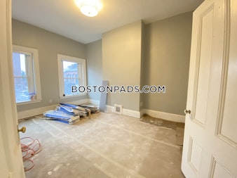 Wigglesworth St. Roxbury Crossing