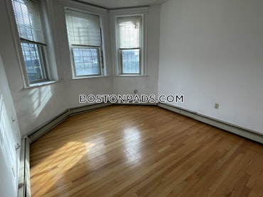 Boston - 0 Beds, 1 Baths