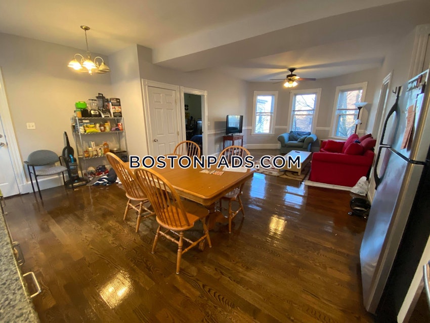 BOSTON - MISSION HILL - 4 Beds, 1 Bath - Image 10