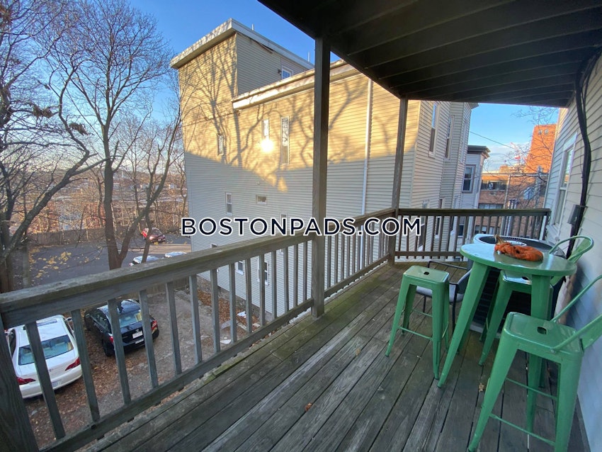 BOSTON - MISSION HILL - 4 Beds, 1 Bath - Image 7