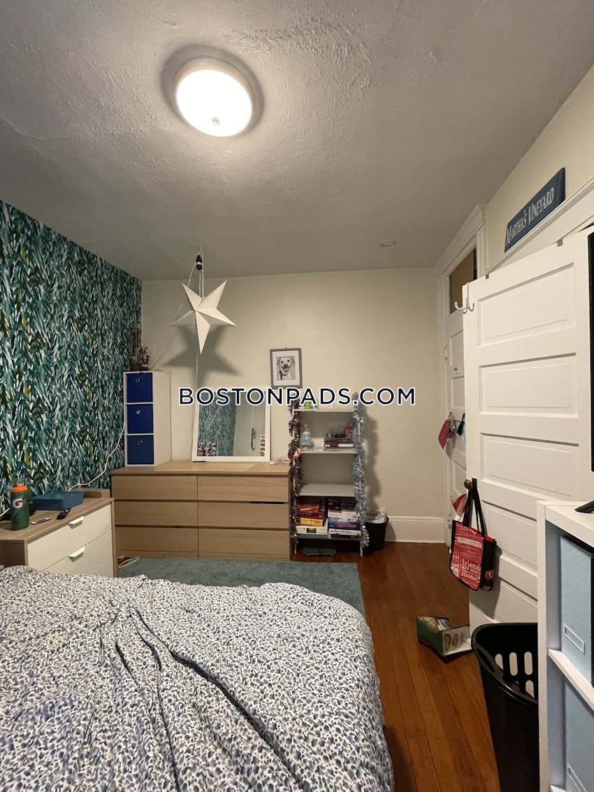 BROOKLINE- WASHINGTON SQUARE - 2 Beds, 1 Bath - Image 15