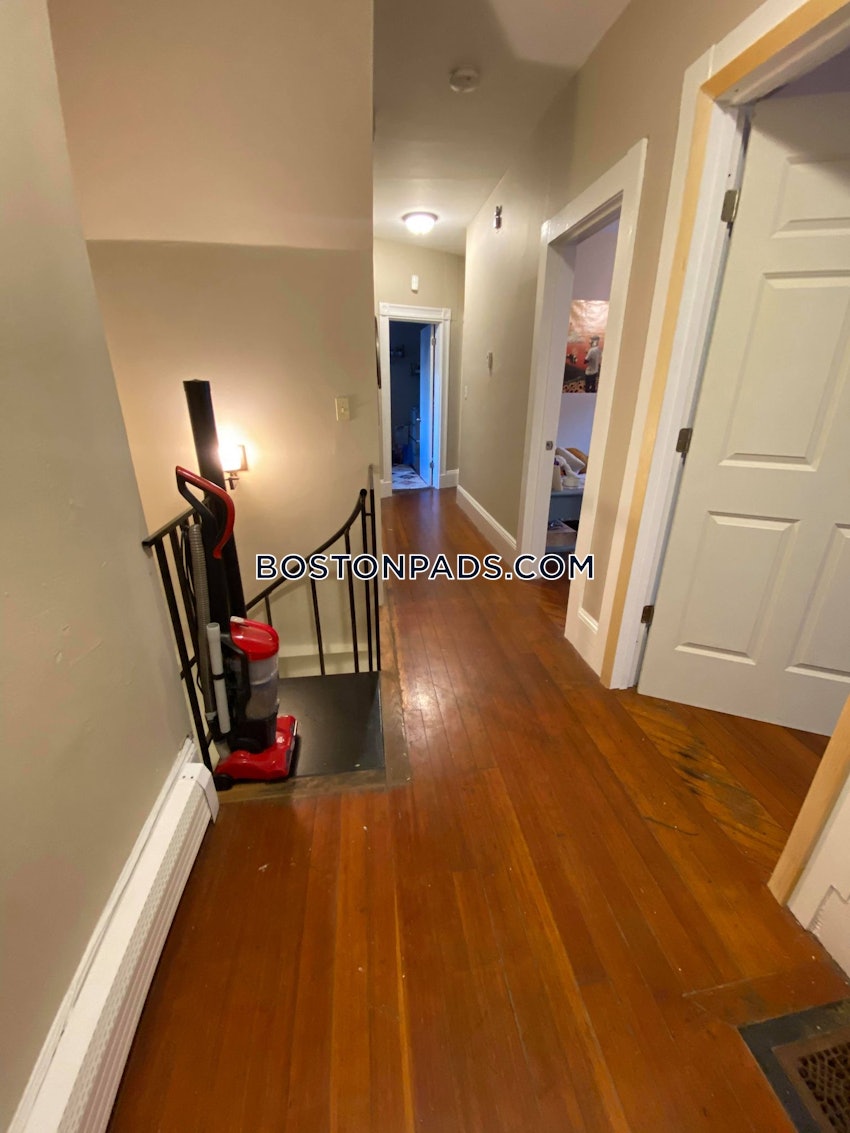 BOSTON - MISSION HILL - 5 Beds, 2 Baths - Image 8