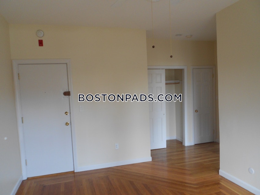 BOSTON - FENWAY/KENMORE - 1 Bed, 1 Bath - Image 9